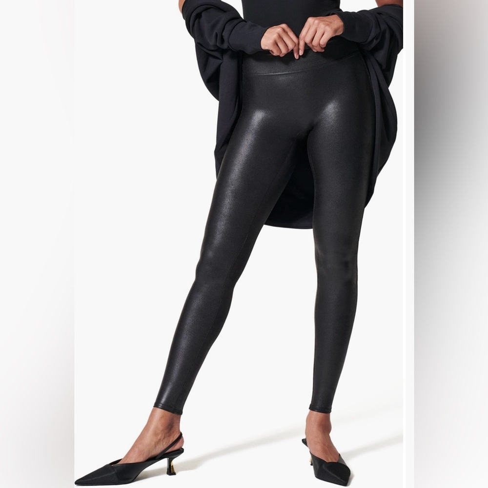 SPANX Vegan Faux Leather Leggings M Medium NWOT $98